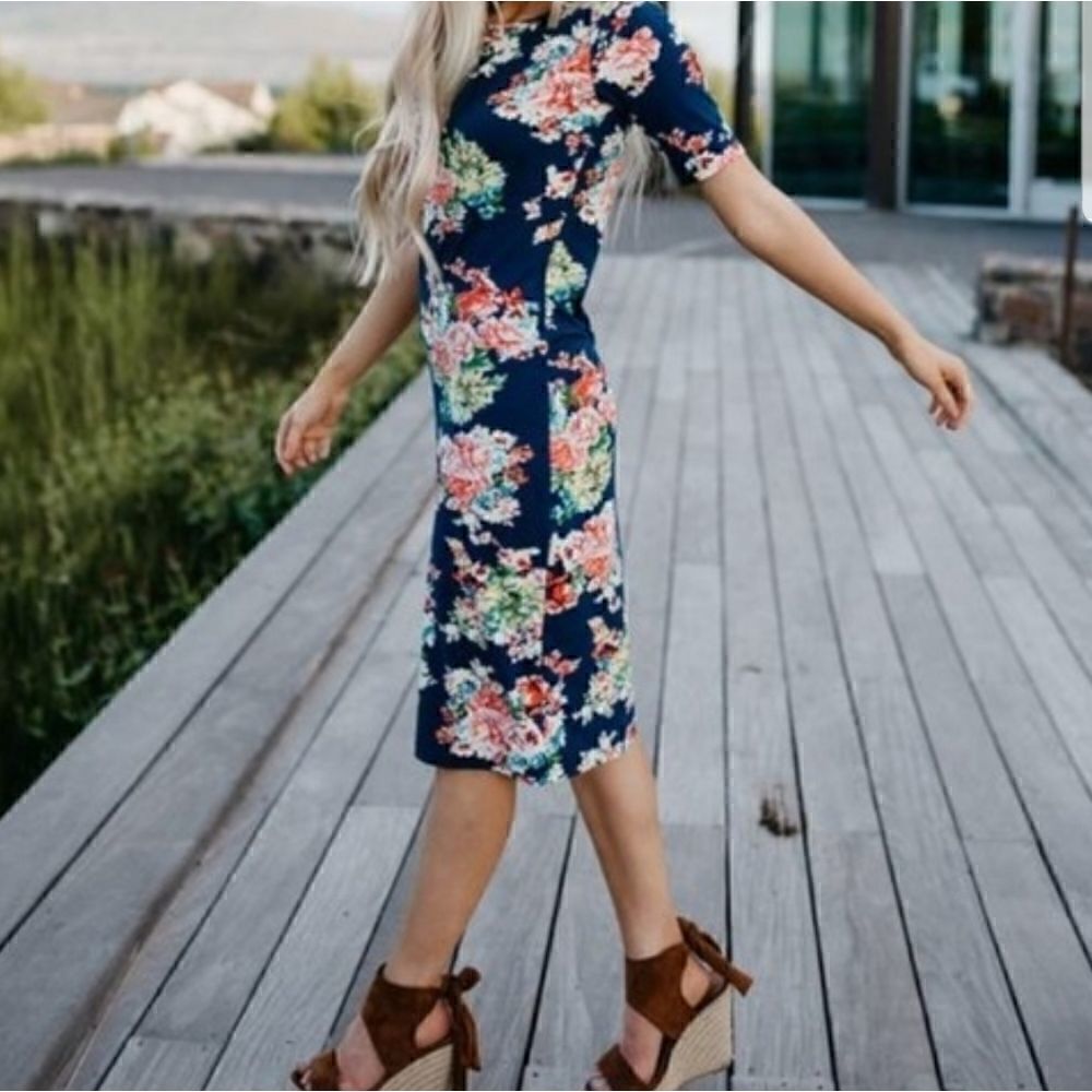 NWT SIGN HERE Signature Clothing Floral Dress
